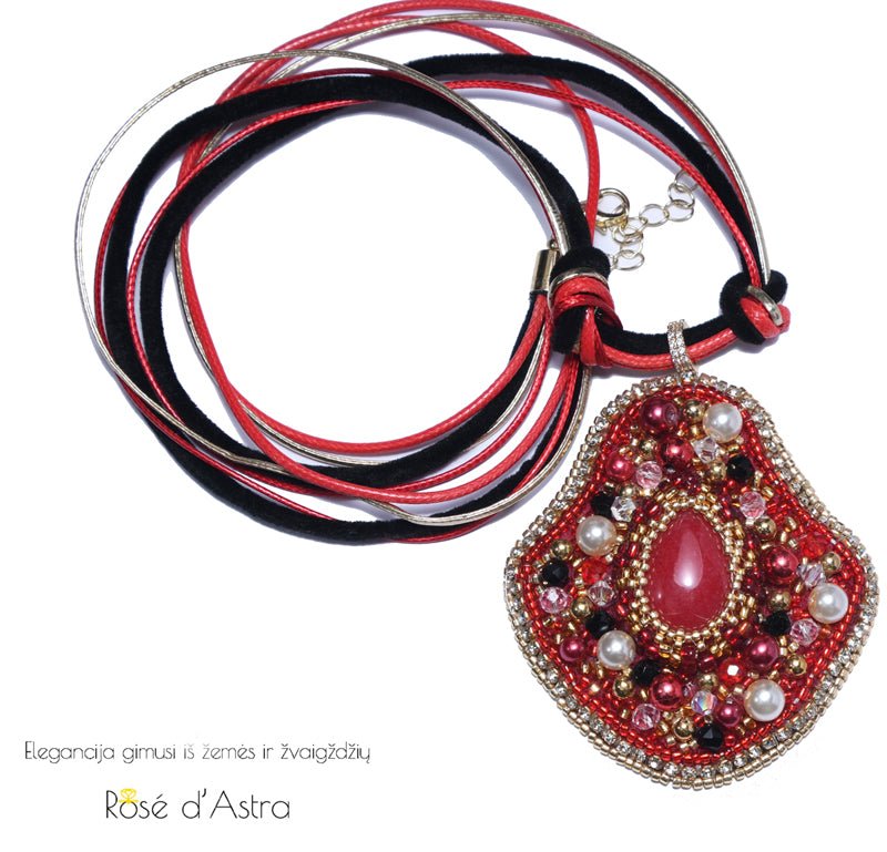 Koljė su raudonu Chalcedonu „Raudonoji Valdovė“ - Rankų darbo gaminiai