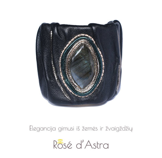 Natūralios odos apyrankė su Labradoru - Rankų darbo gaminiai