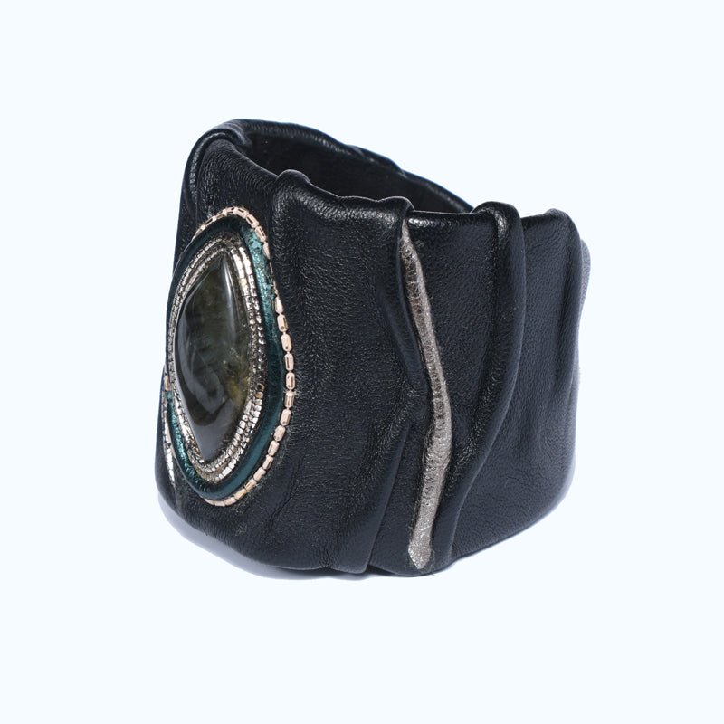 Natūralios odos apyrankė su Labradoru - Rankų darbo gaminiai