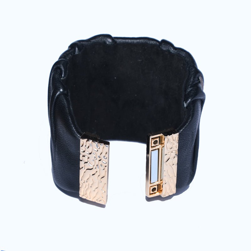 Natūralios odos apyrankė su Labradoru - Rankų darbo gaminiai