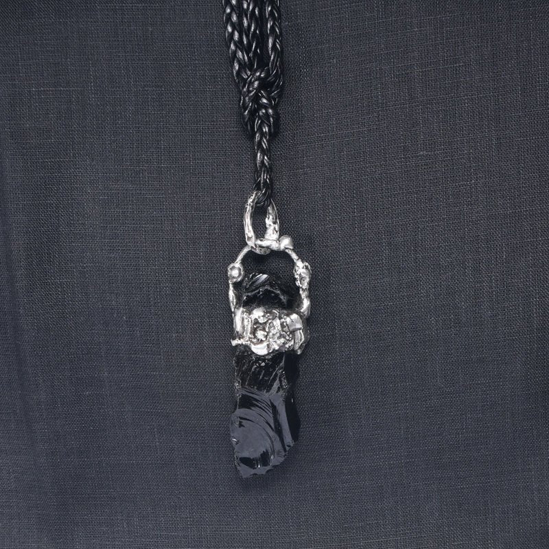 Pakabukas su juodu Turmalinu "Akylas Stebėtojas" - Rankų darbo gaminiai