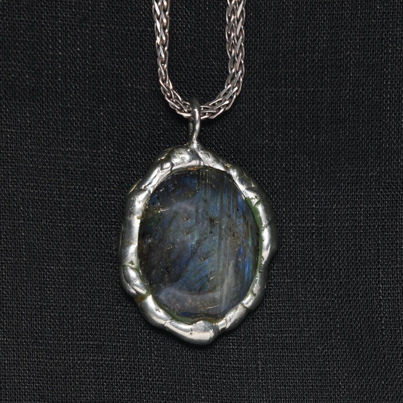 Pakabukas su Labradoritu "Žvilgsnis" - Rankų darbo gaminiai